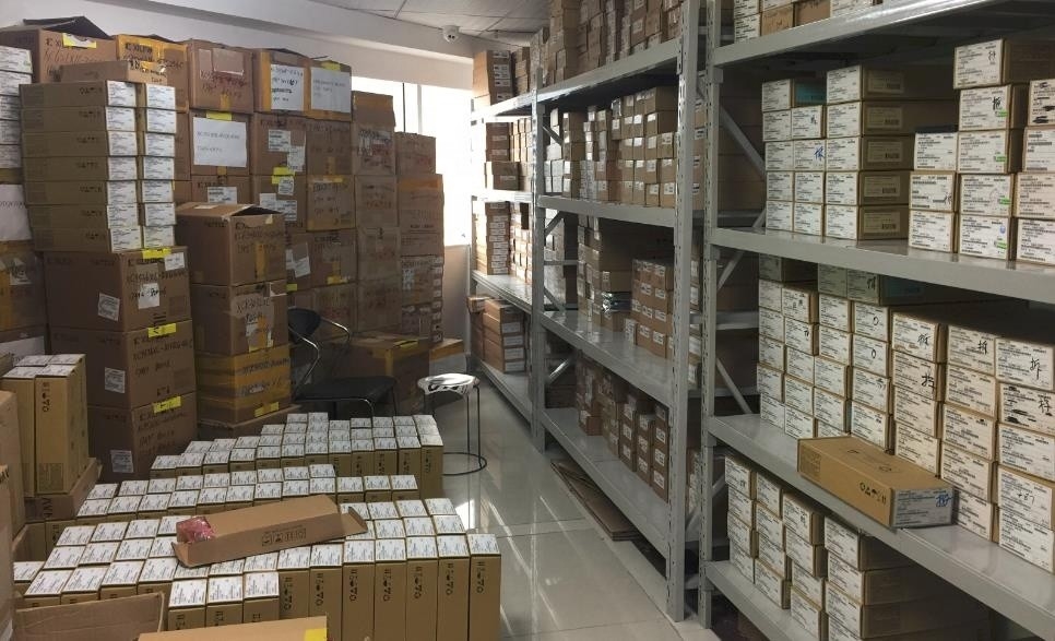 L'électronique composante de Chuangyunxinyuan dans SICFET courant N-CH 650V 95A H2PAK-7 SCTH100N65G2-7AG
